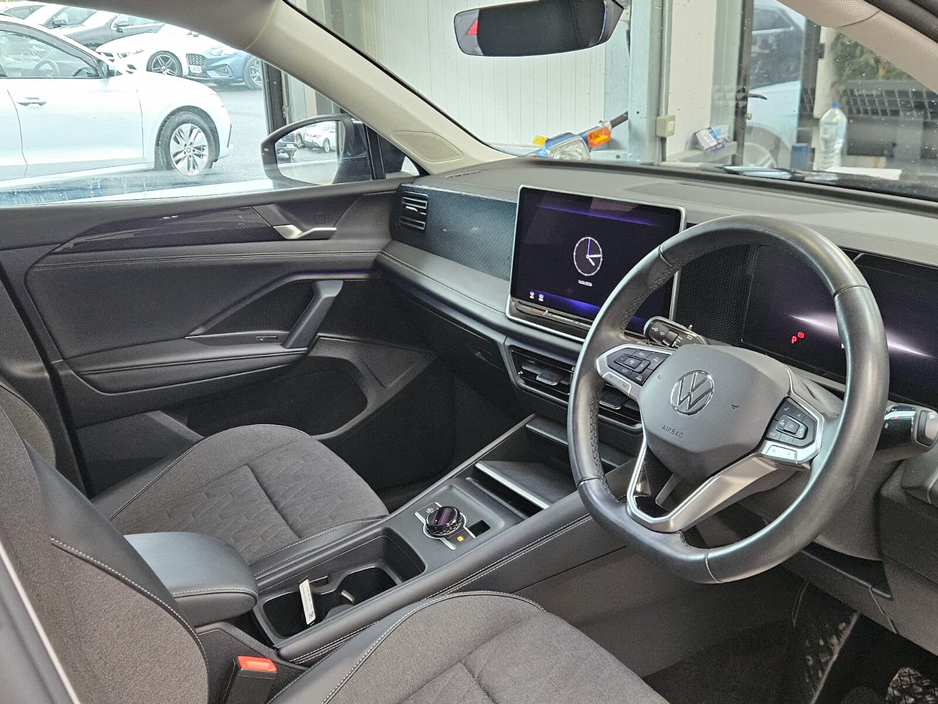 2024 Volkswagen Tiguan - image 20