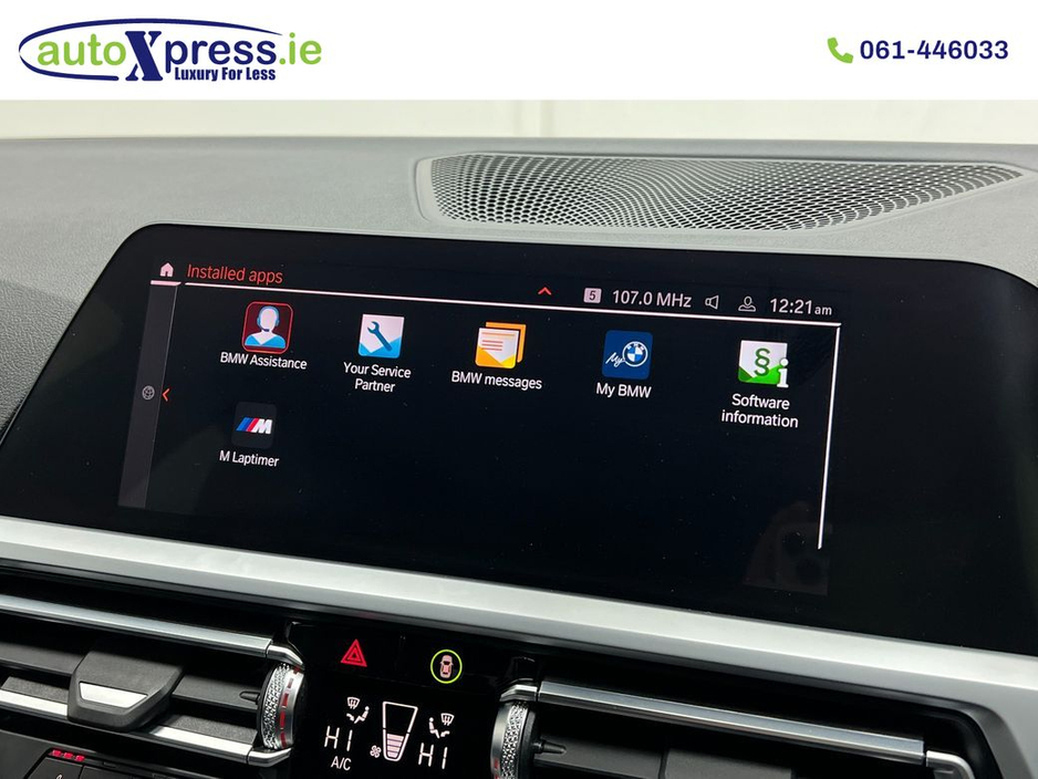 2020 BMW 3 Series - image 24