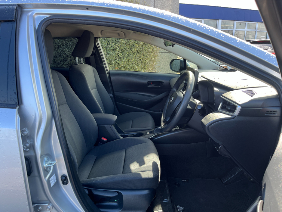 2020 Toyota Corolla - image 10