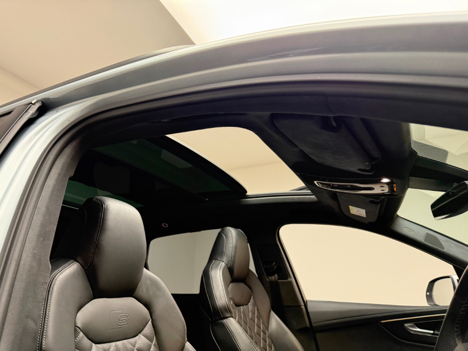 2024 Audi Q7 - image 11