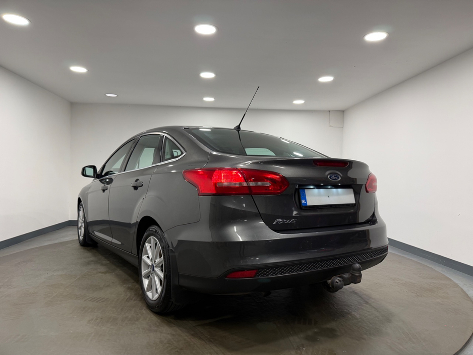 2017 Ford Focus - image 7