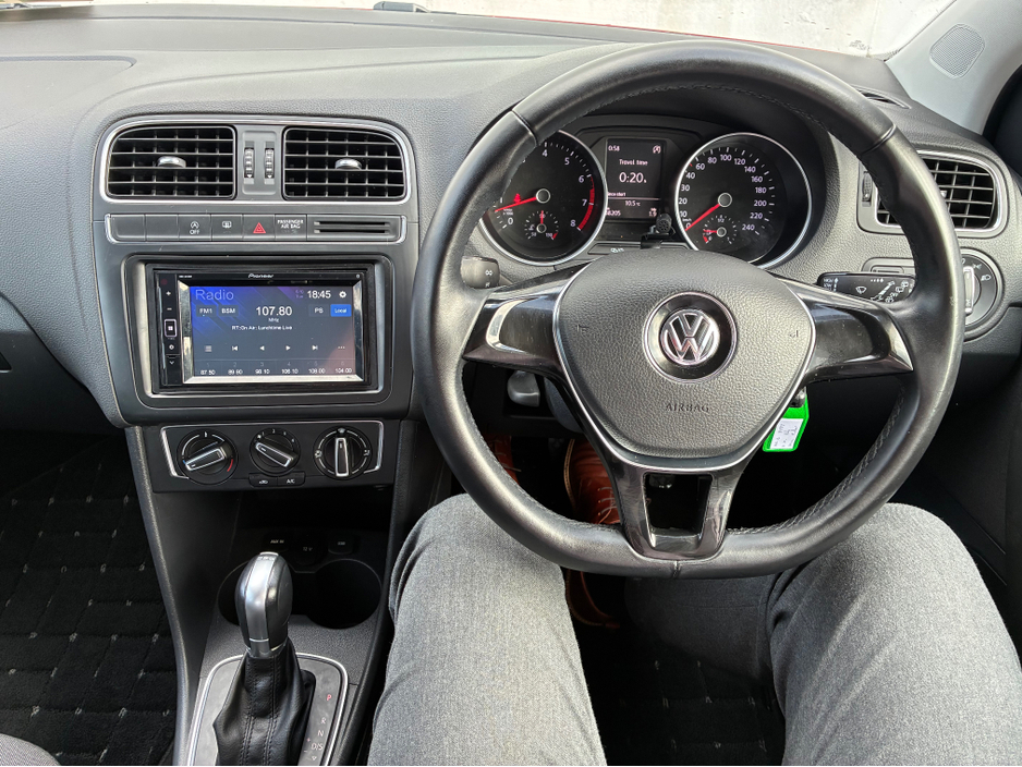 2014 Volkswagen Polo - image 24