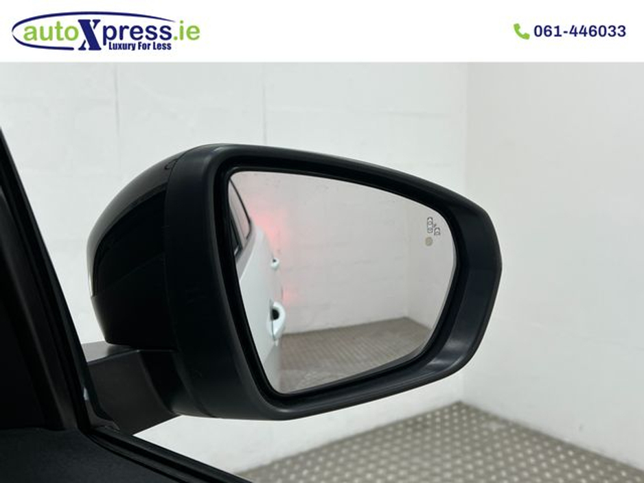 2017 Peugeot 3008 - image 25