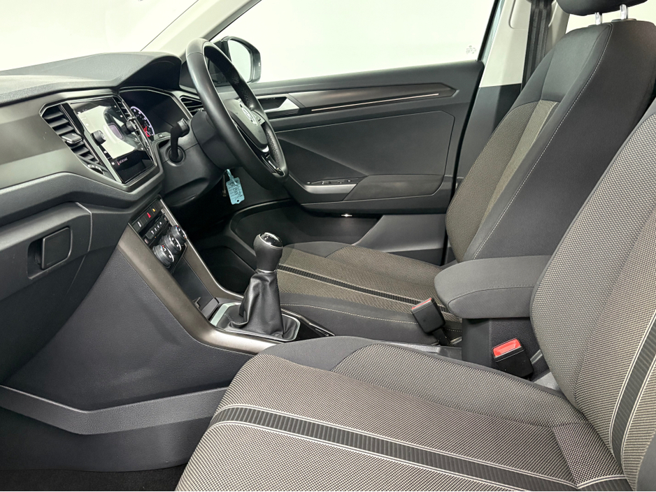 2019 Volkswagen T-Roc DESIGN TDI €18,950