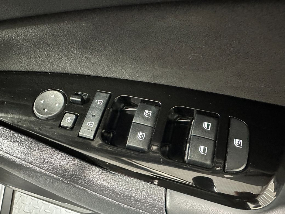 2023 Kia Sportage - image 26