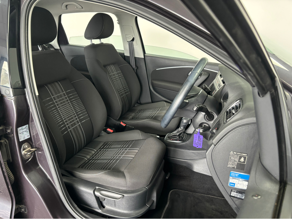 2015 Volkswagen Polo - image 6