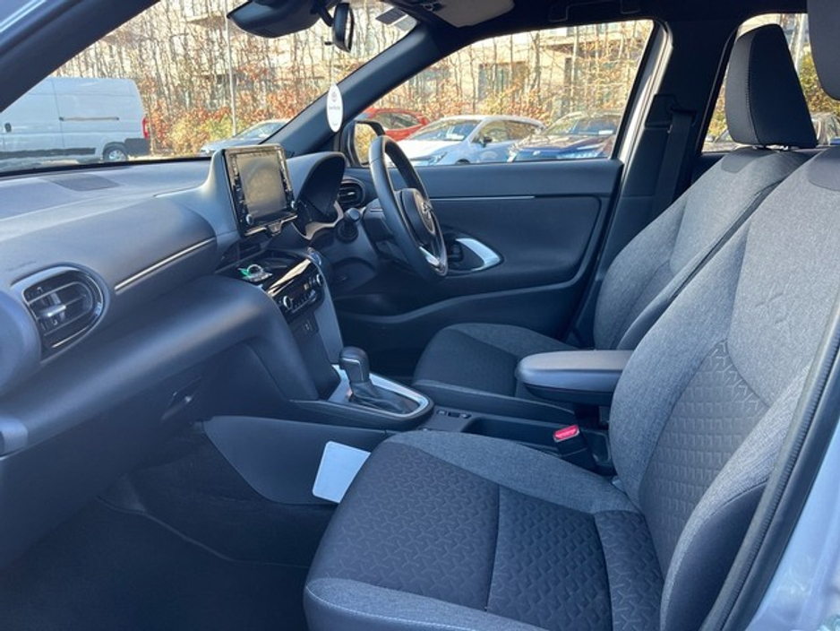 2023 Toyota Yaris Cross YARIS CROSS LUNA SPORT €28,450