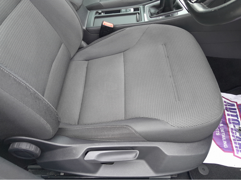 2017 Volkswagen Golf - image 30