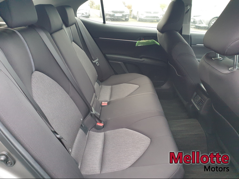 2022 Toyota Camry - image 10