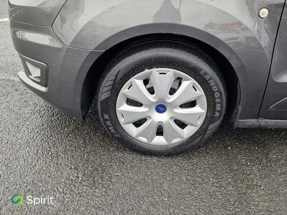 2020 Ford Transit - image 9