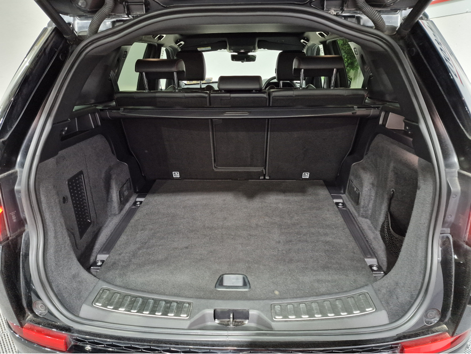 2021 Land Rover Discovery Sport P300E R-DYNAMIC HSE (PAN ROOF) AWD AUTOMATIC **TOP SPEC / APPLE CARPLAY / BLIND SPOT ASSIST / CRUISE CONTROL / ELECTRIC BOOTLID / FULL LEATHER / HEATED SEATS / MERIDIAN SOUND / 360 DEGREE CAMERA** €36,900