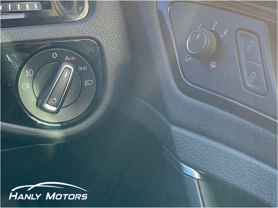 2020 Volkswagen Golf - image 24