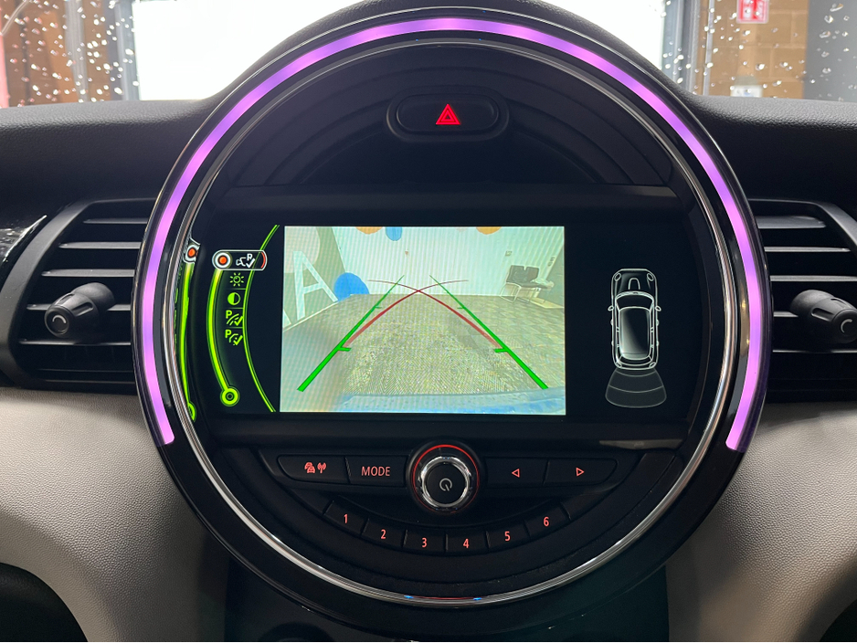 2017 MINI Cooper D - image 13