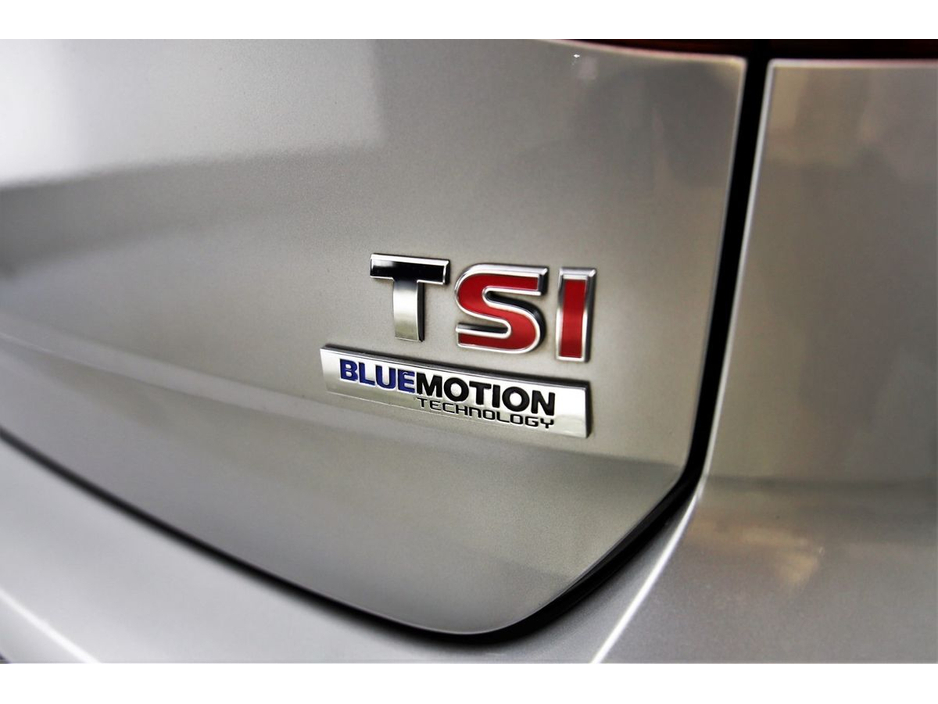 2016 Volkswagen Golf - image 29