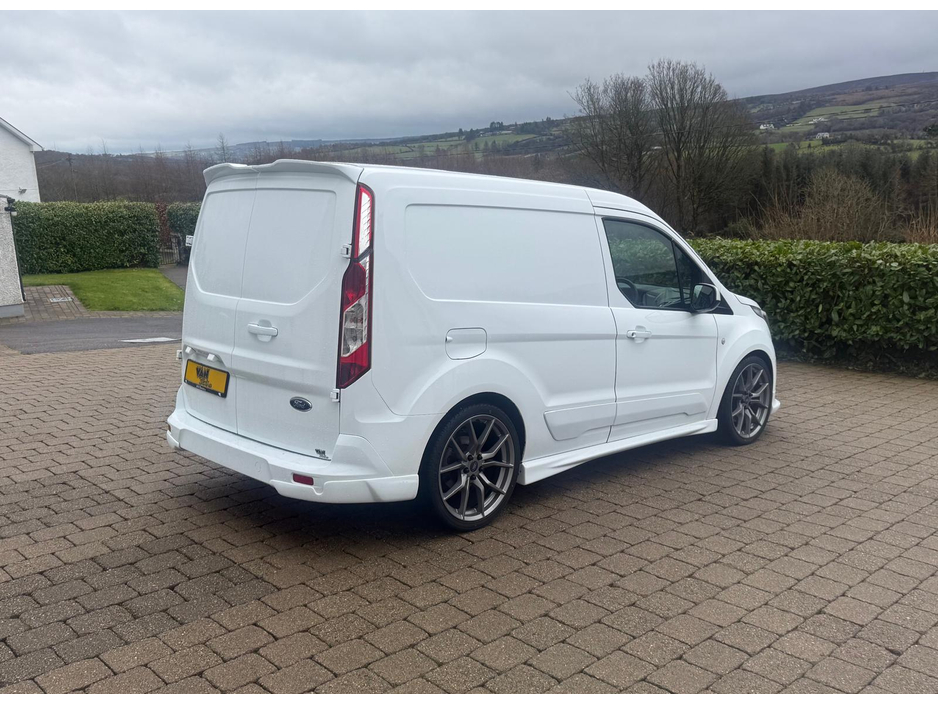 2022 Ford Transit Connect SWB Vs-Kitted 1 1.5 TD 120 M6 FWD 3 €16,995