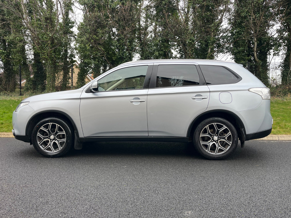 2015 Mitsubishi Outlander 2.2 DI-D 150PS 6MT 4WD 7-Seater Intense €11,950