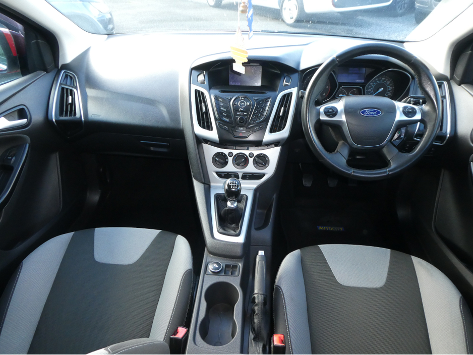 2012 Ford Focus - image 18