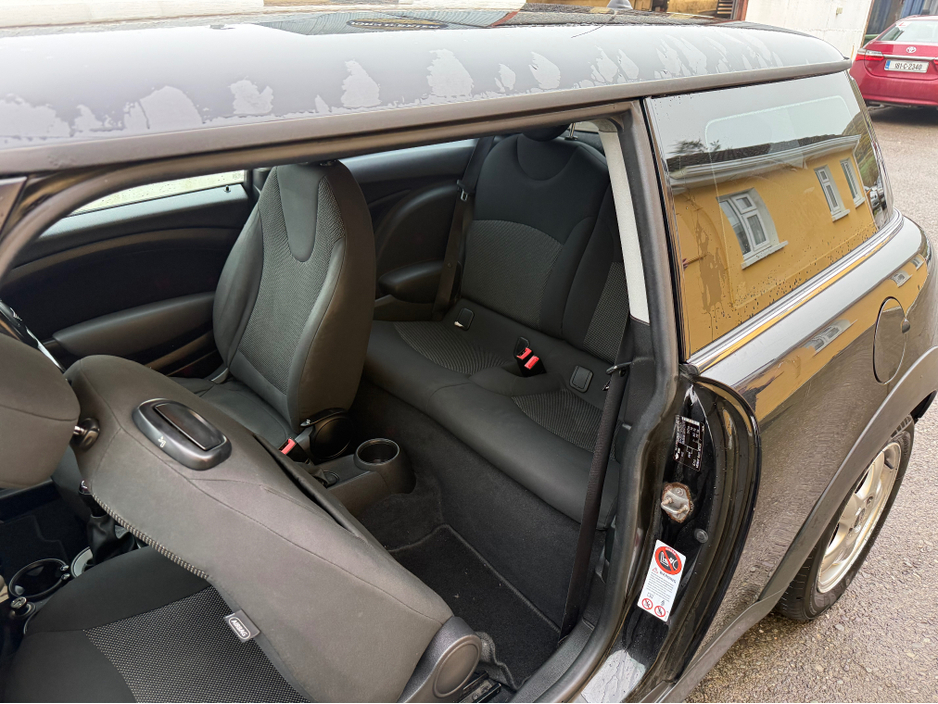 2010 MINI Hatch - image 10