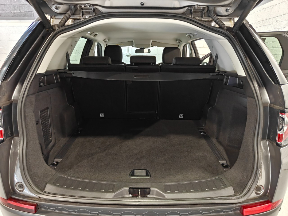 2016 Land Rover Discovery Sport - image 23