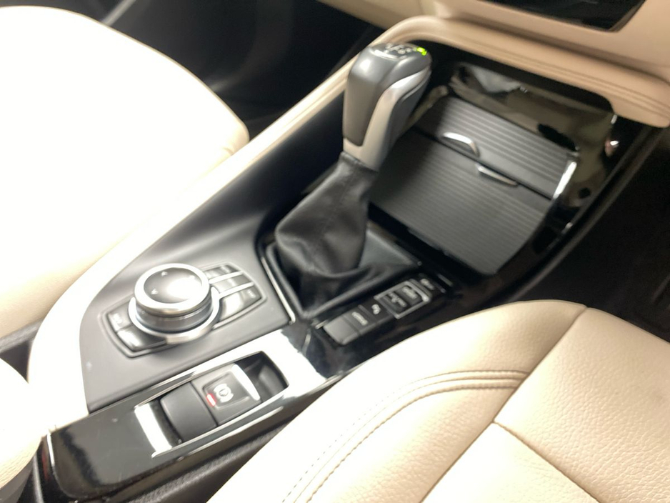 2022 BMW X1 - image 13