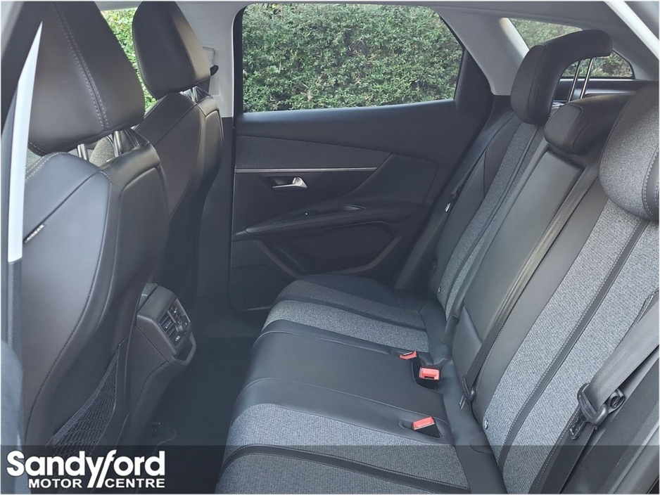 2018 Peugeot 3008 - image 13