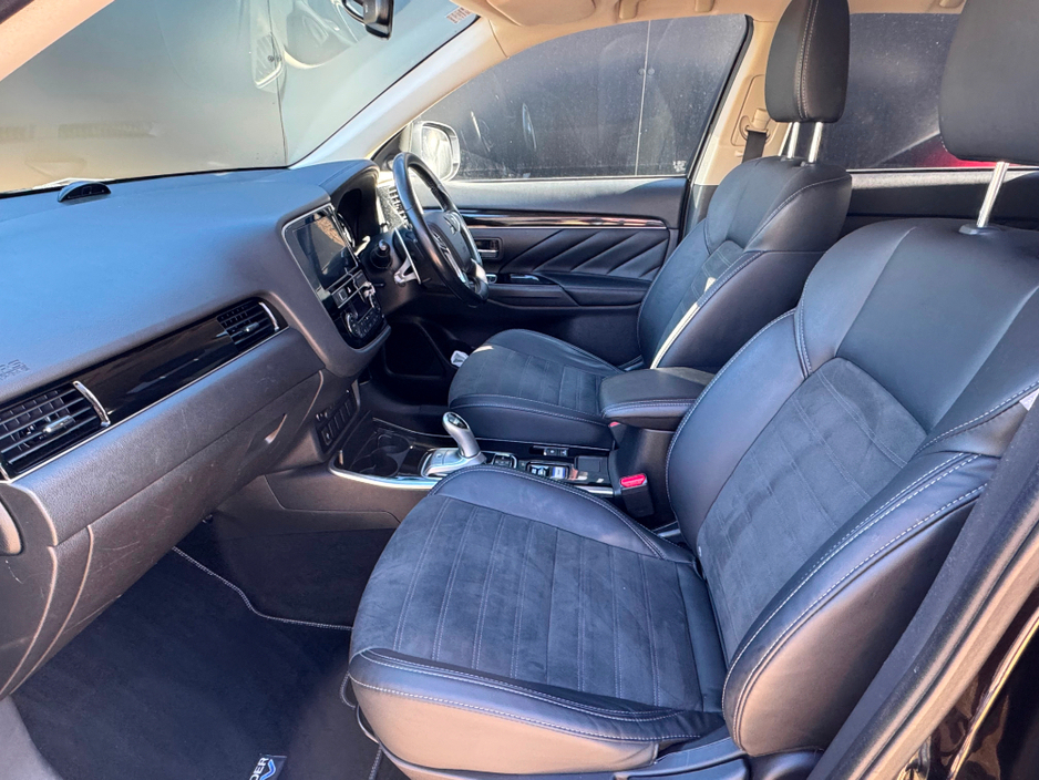 2019 Mitsubishi Outlander - image 17