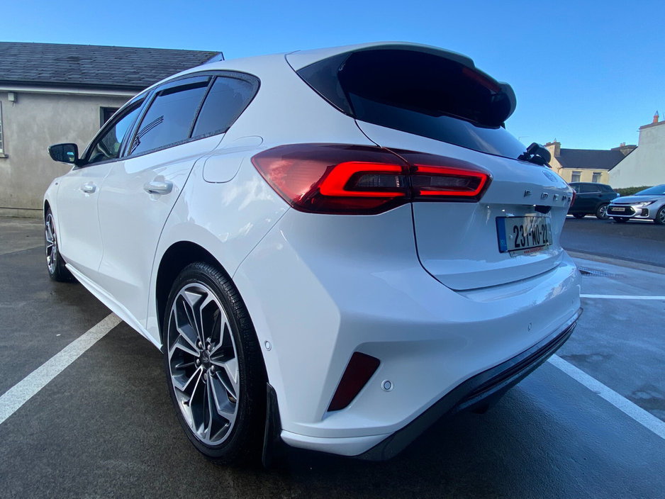 2023 Ford Focus - image 8