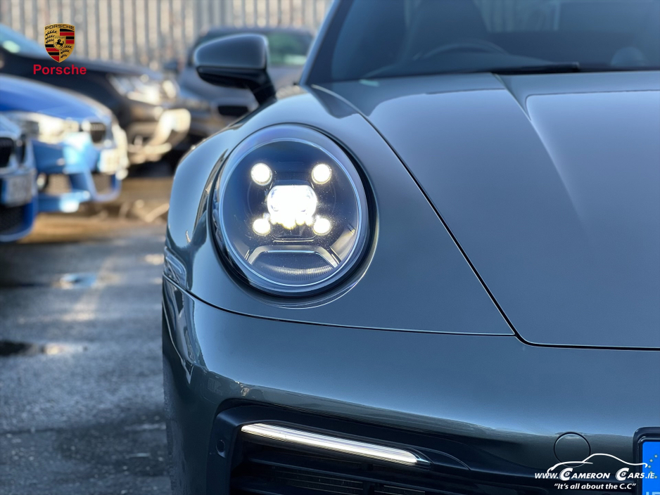 2020 Porsche 911 CARRERA 4SPEED Aventurine Green Metallic €144,950