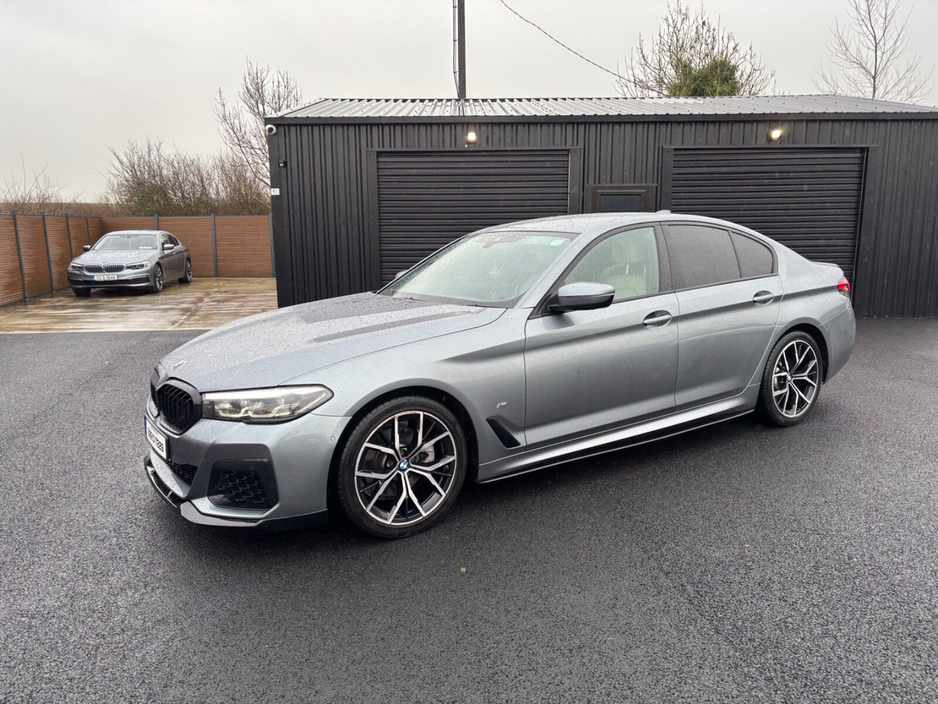 2022 BMW 5 Series - image 4