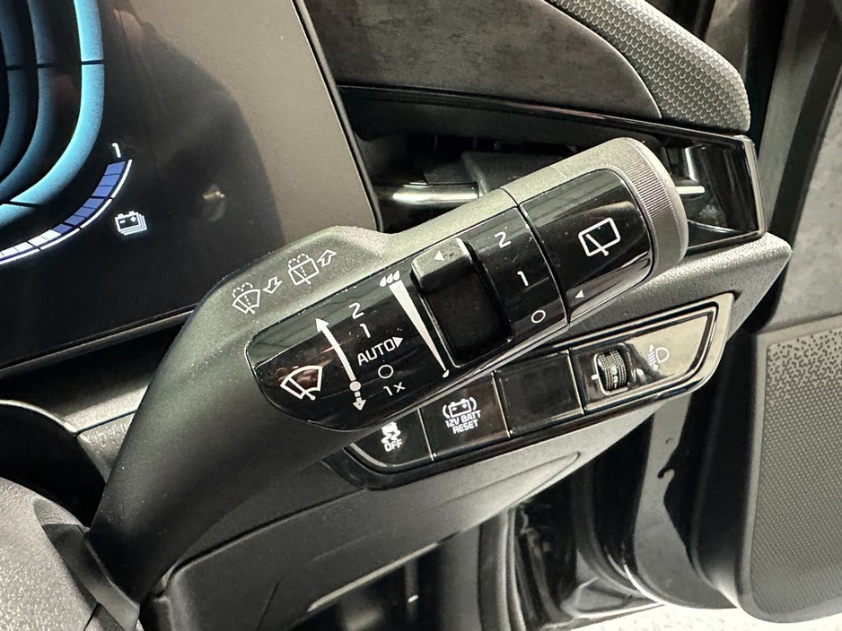 2023 Kia Niro - image 17