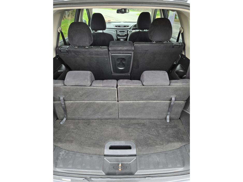 2015 Nissan X-Trail - image 8