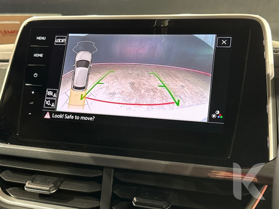 2023 Volkswagen T-Roc - image 15