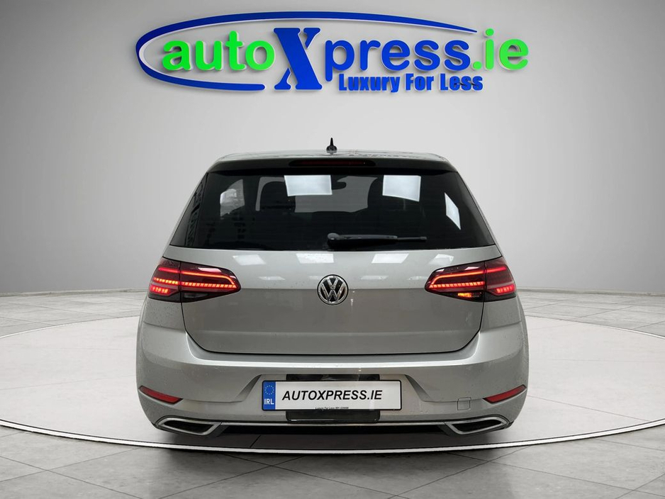 2017 Volkswagen Golf - image 9