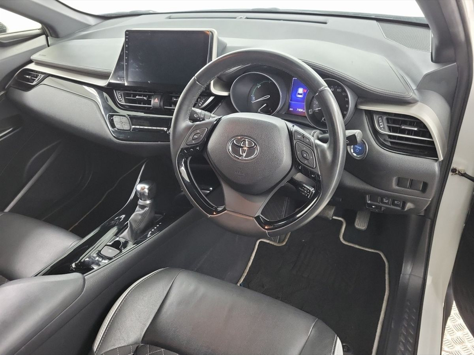 2019 Toyota C-HR - image 9