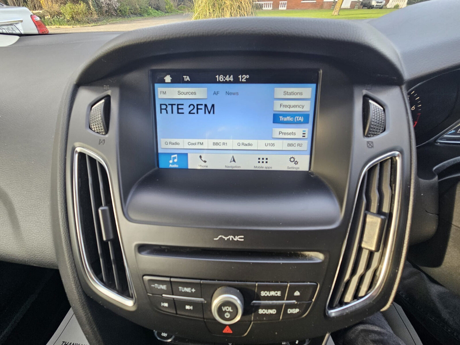 2017 Ford Focus - image 34