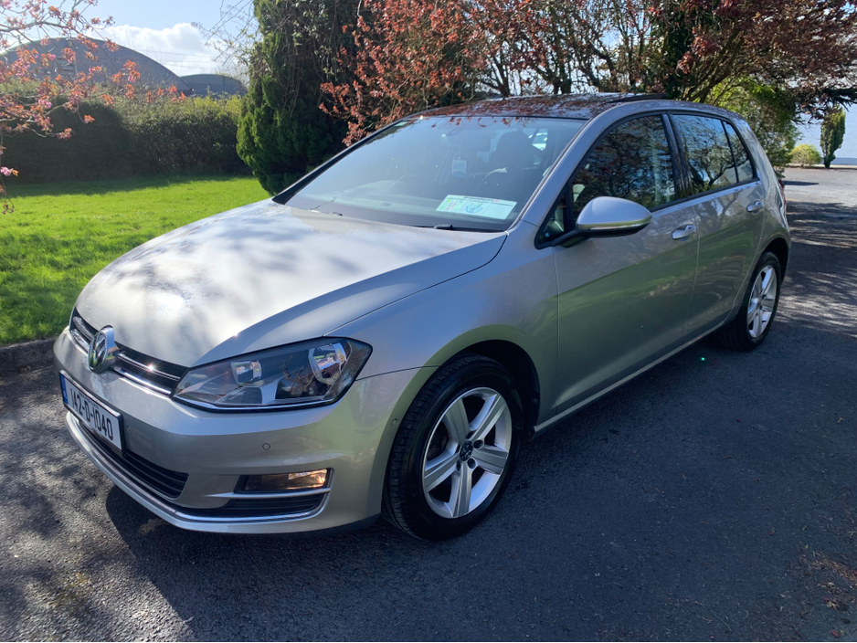 2014 Volkswagen Golf - image 3