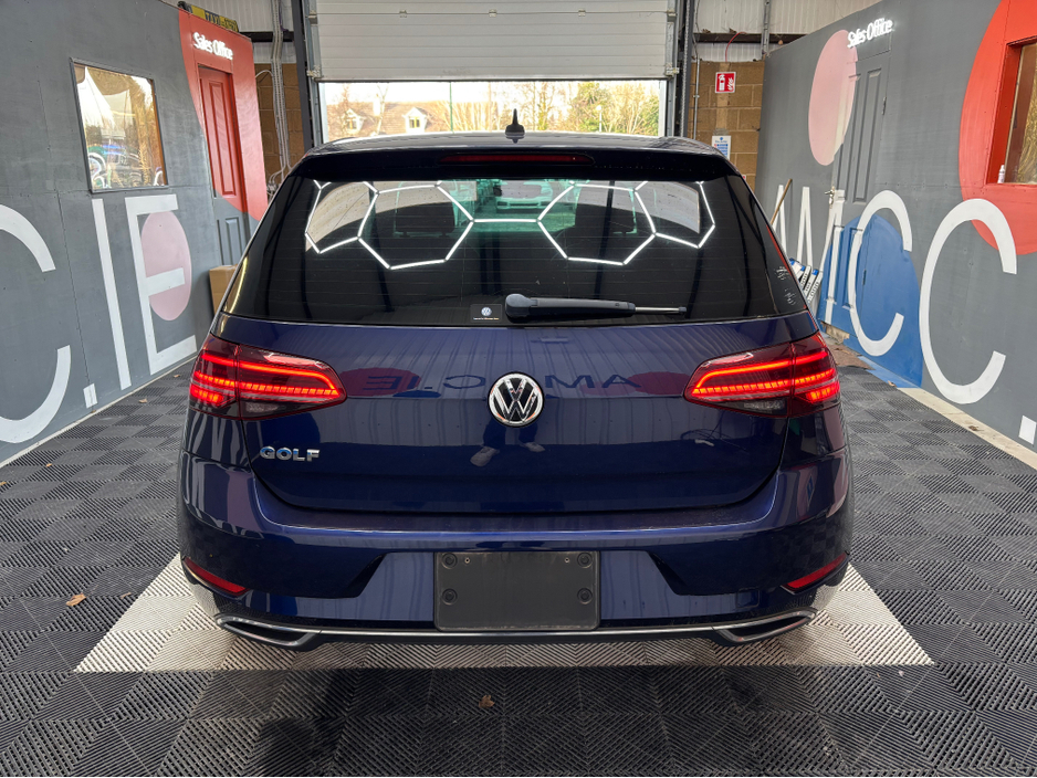 2018 Volkswagen Golf - image 3