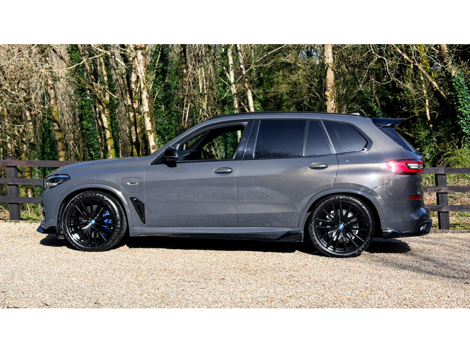 2022 BMW X5 - image 8