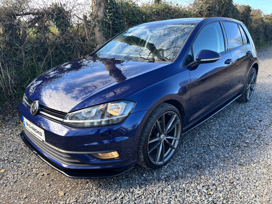 2019 Volkswagen Golf - image 2