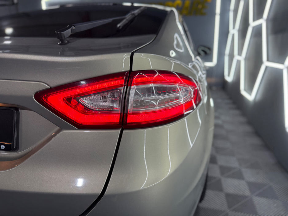 2015 Ford Mondeo - image 12