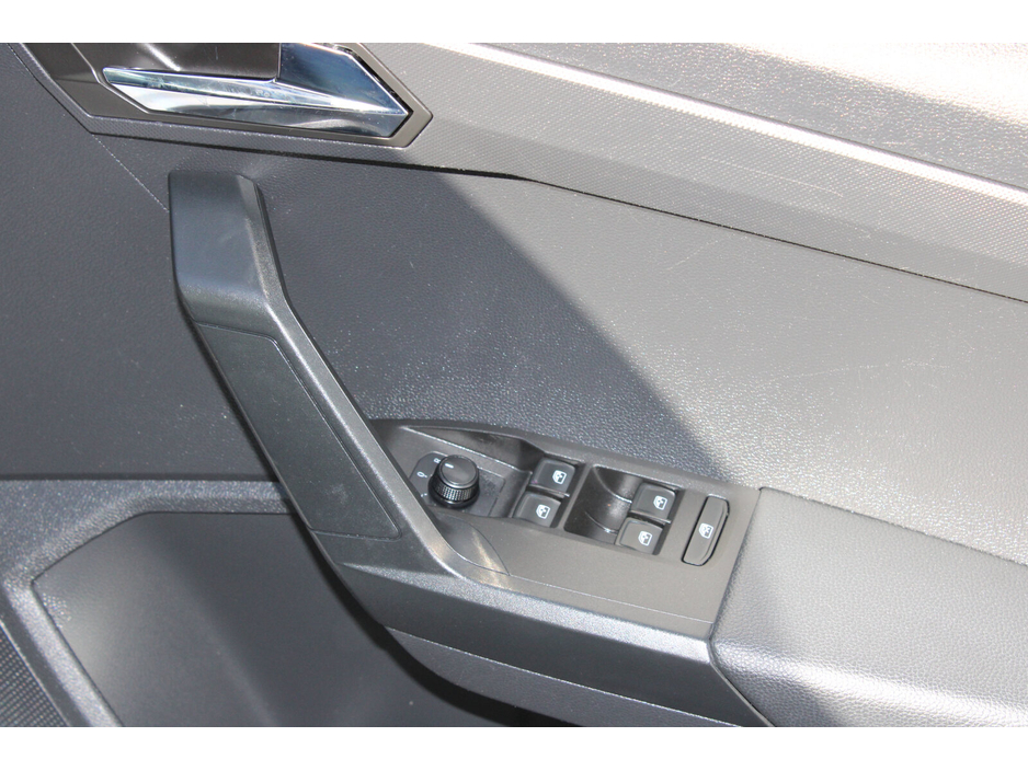 2021 SEAT Arona - image 14