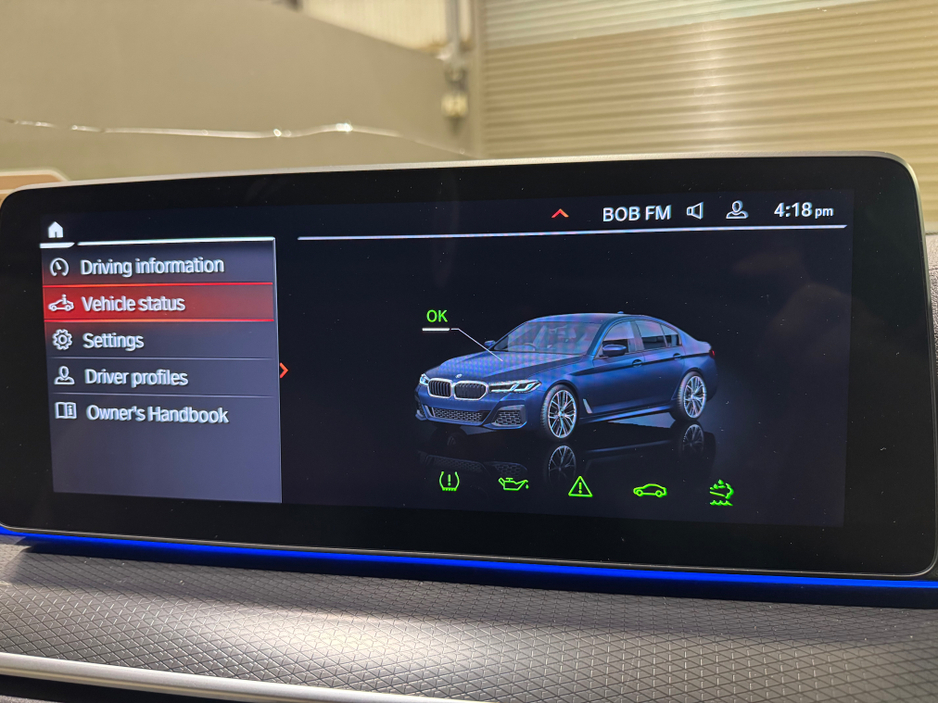 2022 BMW 5 Series - image 22