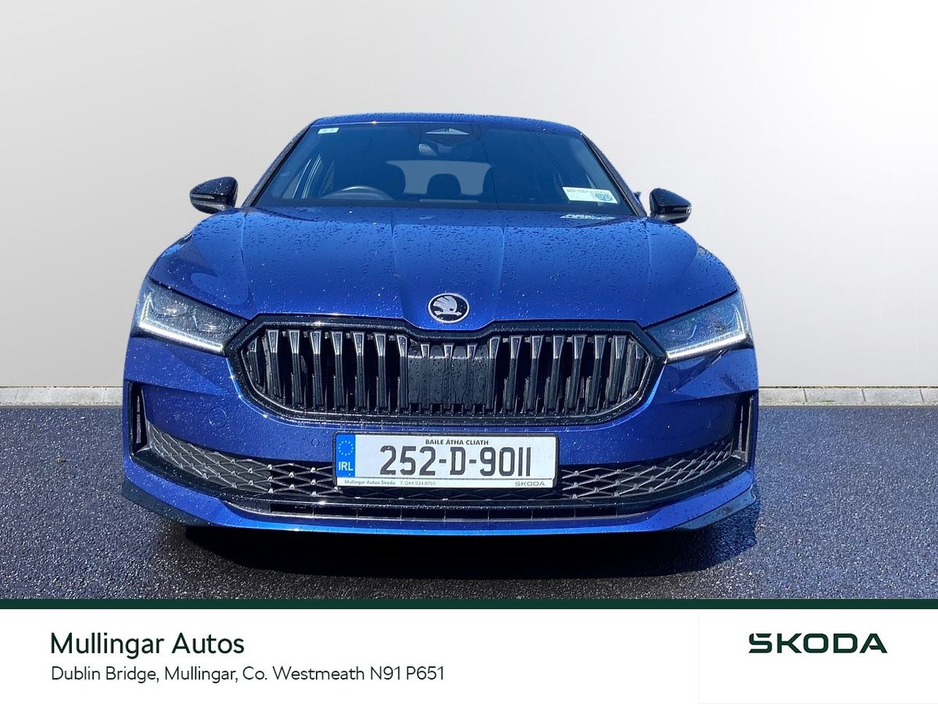 2025 Skoda Superb - image 12