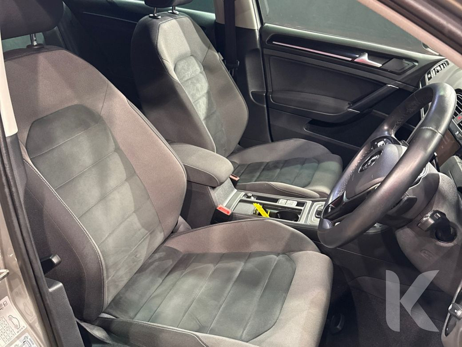 2019 Volkswagen Golf TSI HIGH LINE - FACTORY ALLOYS - CRUISE CONTROL - REVERSE CAMERA €20,950