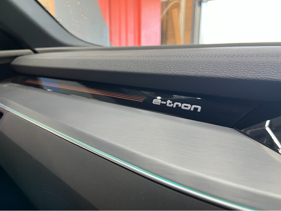 2022 Audi e-tron - image 26