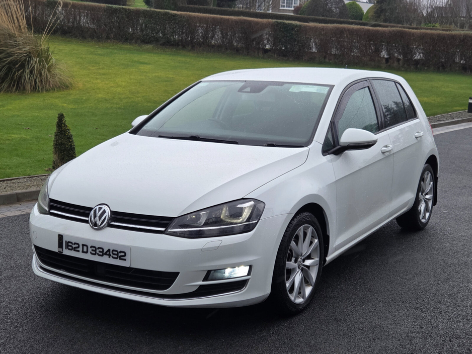 2016 Volkswagen Golf - image 2
