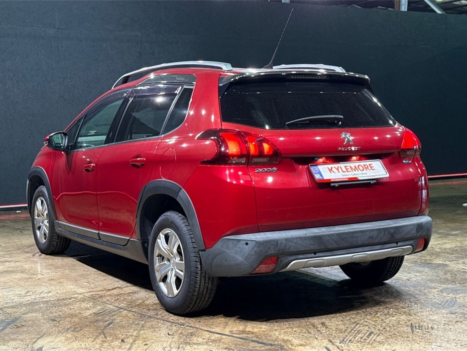 2017 Peugeot 2008 - image 5