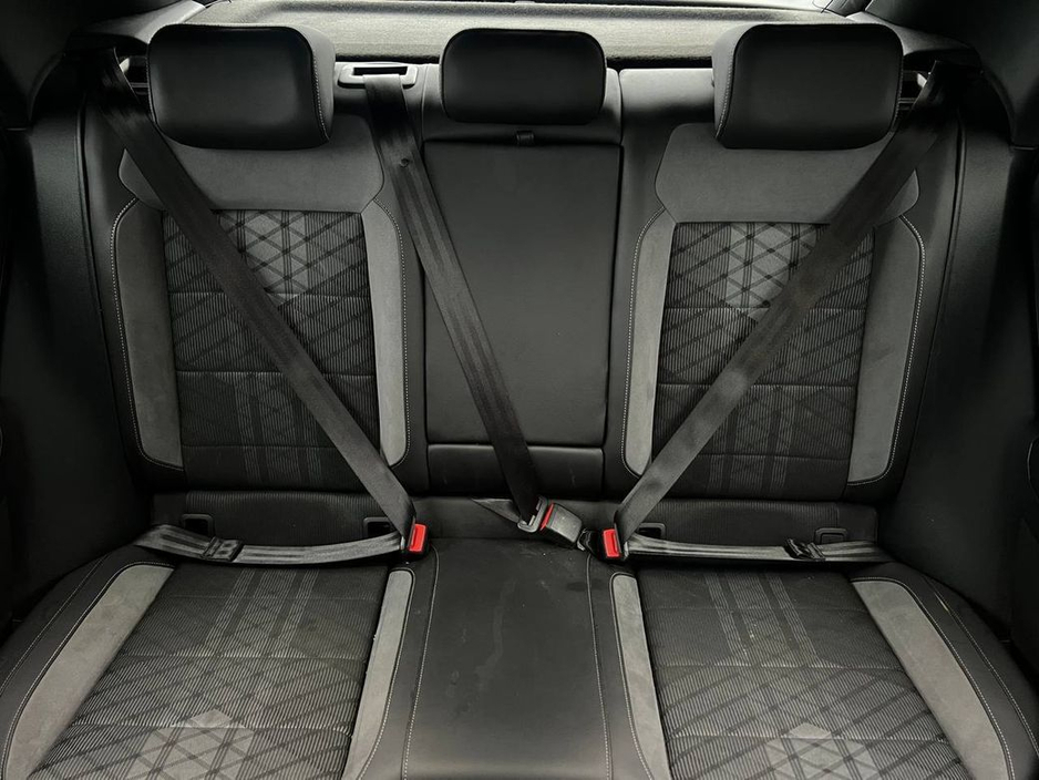 2023 Volkswagen T-Roc R-LINE 1.0 TSI // APPLE CARPLAY/ANDROID AUTO // DIGITAL CLUSTER // 17" R-LINE ALLOYS €27,900