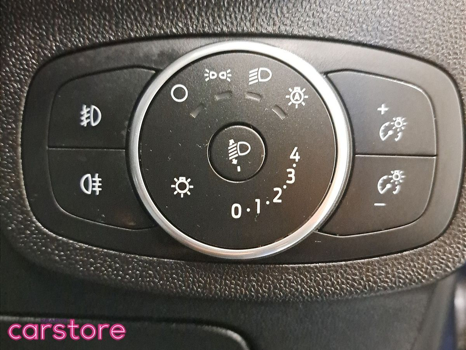 2020 Ford Fiesta - image 18