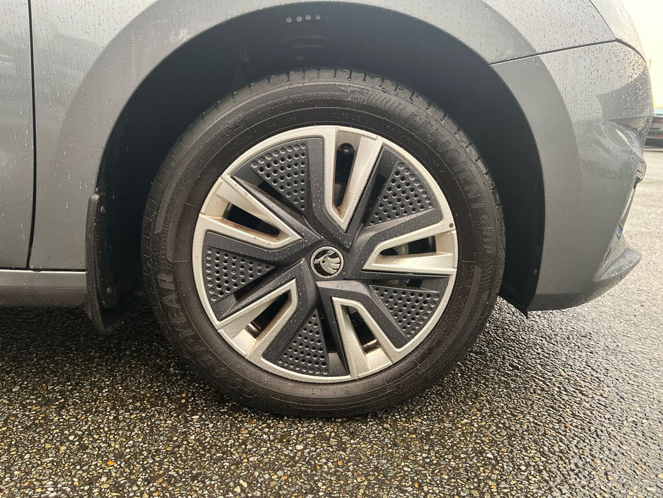 2024 Skoda Fabia - image 5